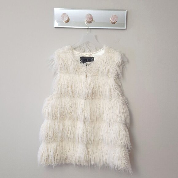 NWOT Unreal Fur cream faux fur sleeveless vest, L - Picture 7 of 9
